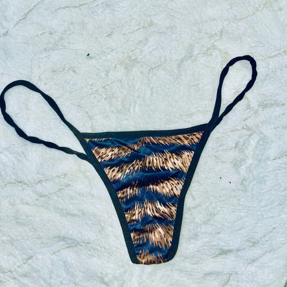 Leopard print Gstring panty